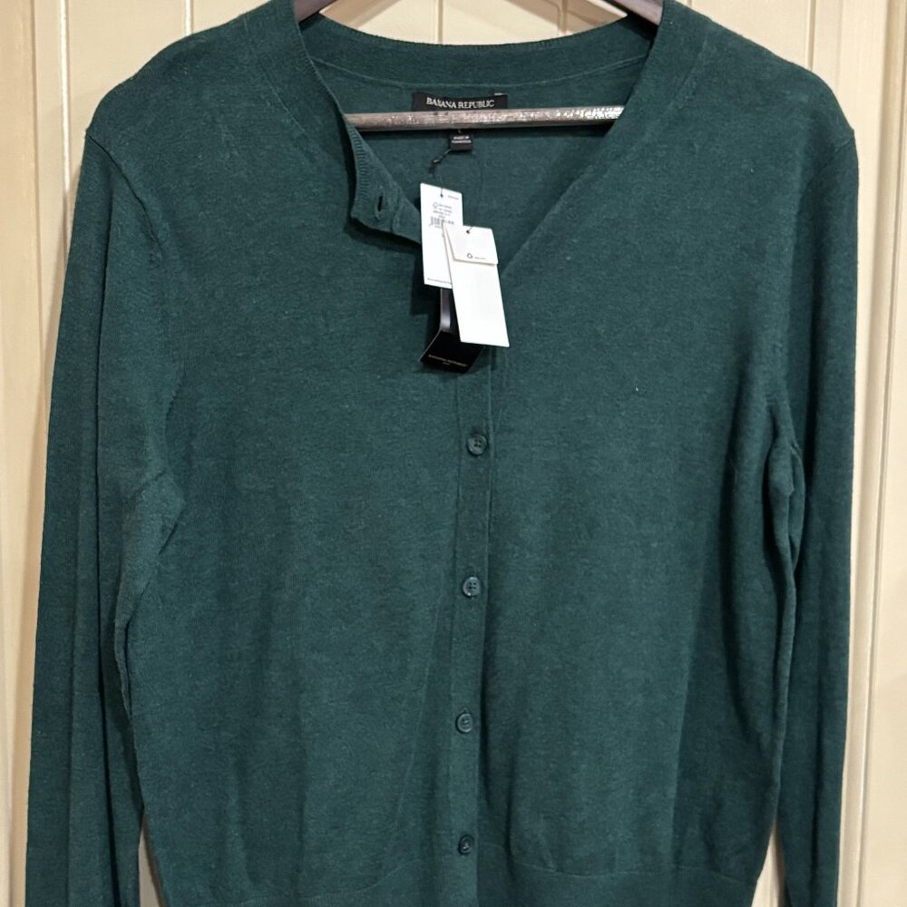 BANANA REPUBLIC CARDIGAN NWT GORGEOUS GREEN!